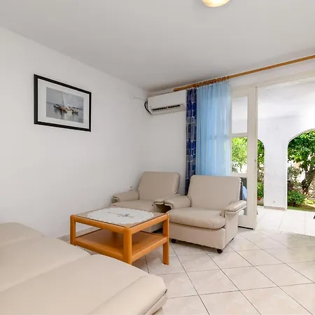 Apartments With A Parking Space Kavran, Marcana - 14109 Exterior foto